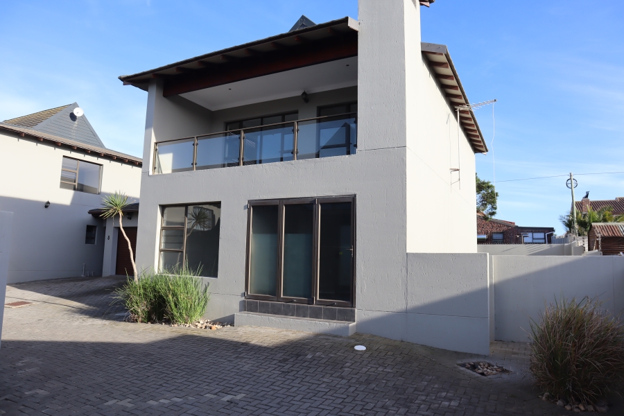 3 Bedroom Property for Sale in Wavecrest Eastern Cape